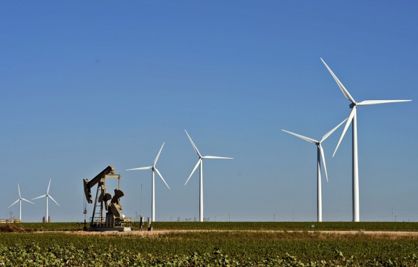 Wind energy construction rebounds across U.S., Texas