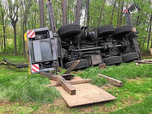 Ground conditions cause crane to tip over during tree work in Charlestown, PA