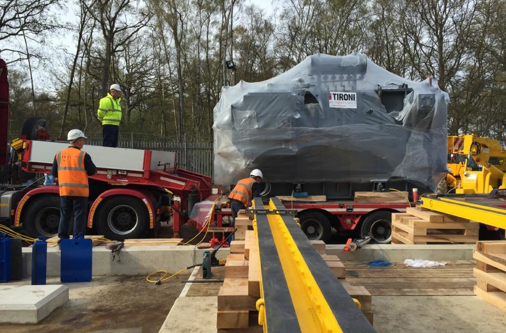 Nice Vids of UK’s Rapid Response Solutions off loading 31-ton transformer with a Hydraslide