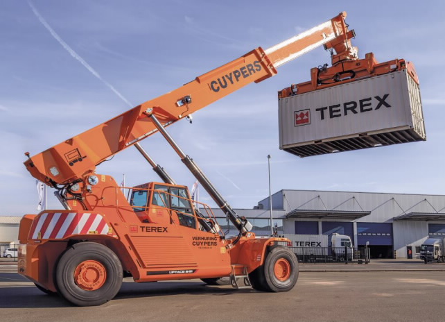 SIX MORE TEREX® LIFTACE™ 5-31 REACH STACKERS FOR CUYPERS VORKLIFTEN