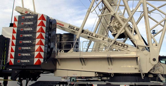 Cool Cabs View Videos of 715-ton Terex Superlift 3800 working in Canada