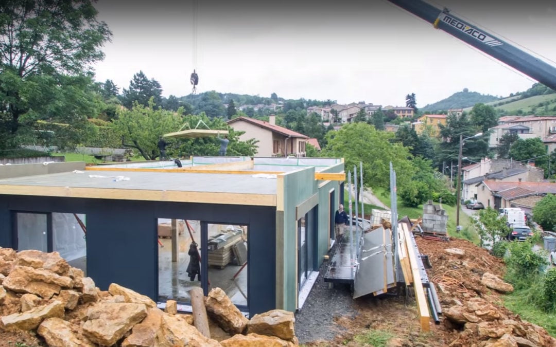 Nice Timelapse of two Mediaco Group cranes assembling a prefab home in France