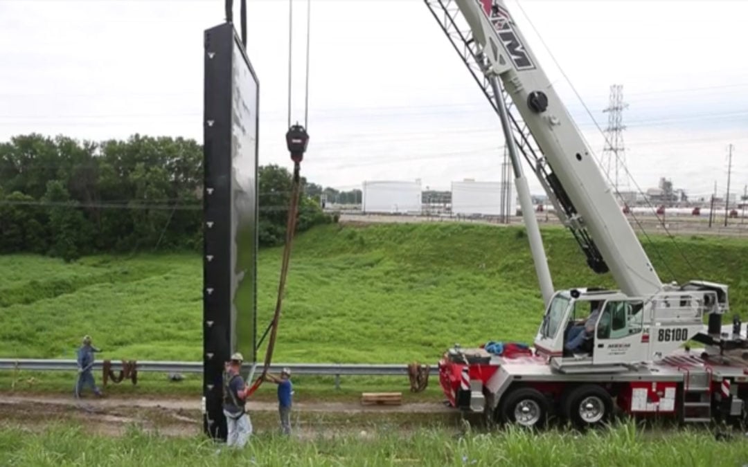 Fenton Rigging & Contracting installs flood gates near Louisville with help from Maxim Crane