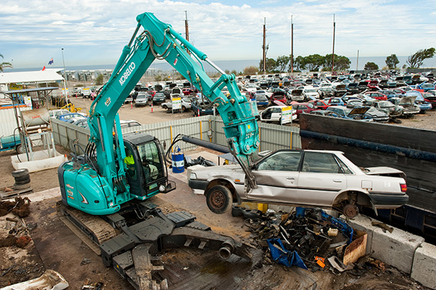 Kobelco to demonstrate latest End of Life car stripper for the recycling industry UK’s upcoming Complete Auto Recycling & Secondary Materials (CARS) trade show