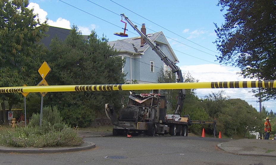 Poorly trained Material Handling Pallet Crane operator strikes power line in Seattle.