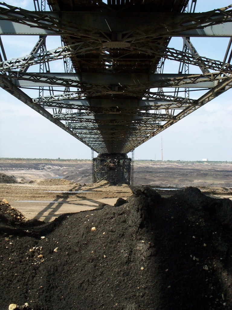 surface-coal-mine-transportati-1486844-mqn4mfihox37b6riagsumo4oamxxj5min120eood1c