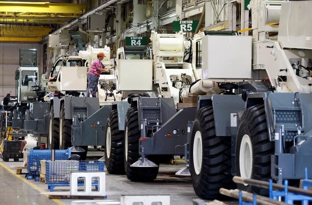 Crane manufacturer Terex suddenly closes Waverly plant in Iowa, USA
