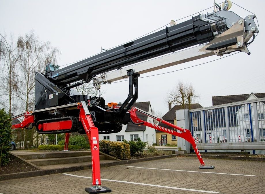 Introducing the new powerful 2.6-ton US mini crawler crane from Bocker