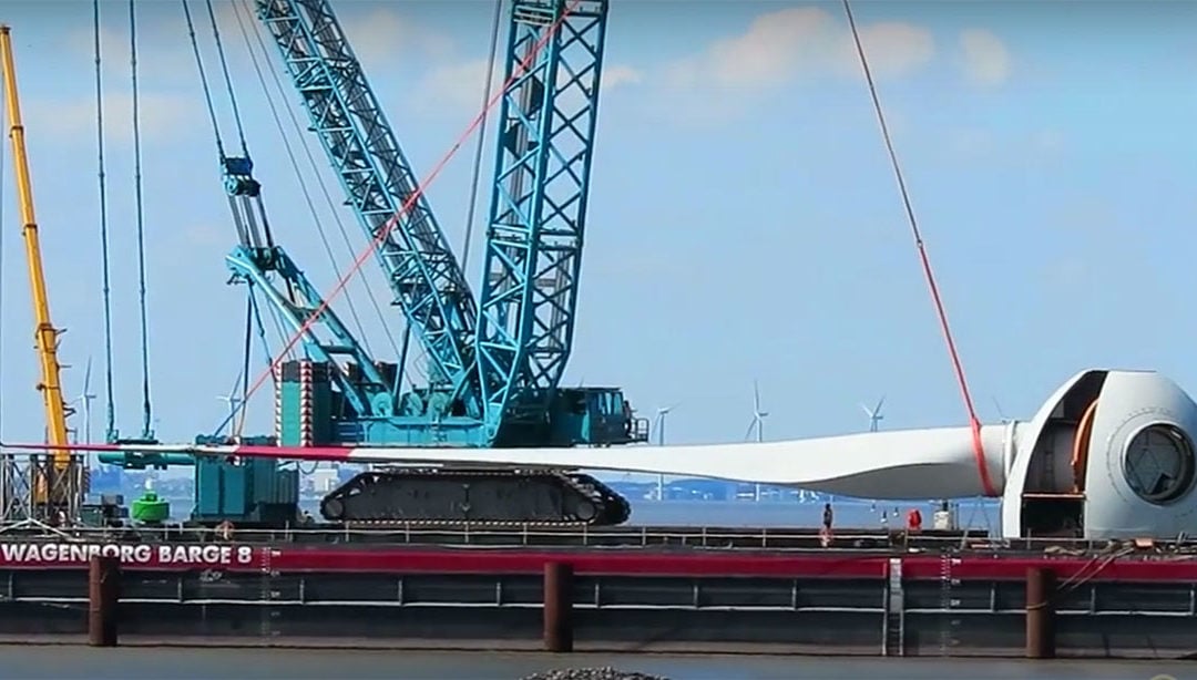 Videos of Enercon’s 1600-ton Terex CC 9800 crawler crane setting up for a wind turbine lift