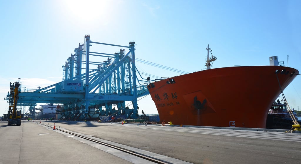 Three $37.6 million ZPMC 100-gauge container cranes arrive in Jaxport
