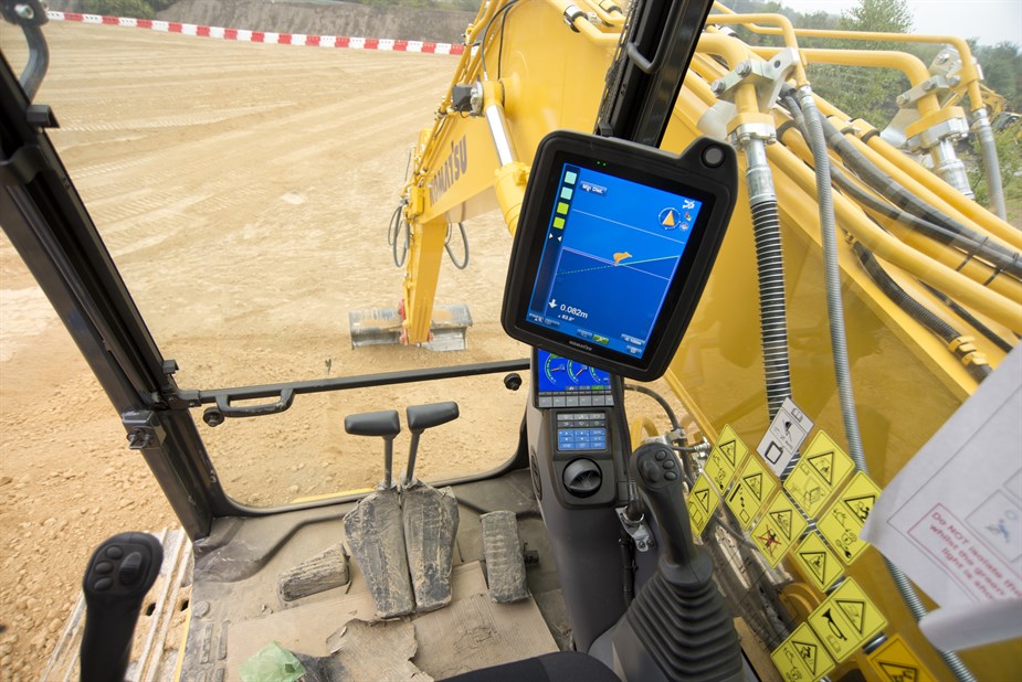 Komatsu embraces the “servicification of manufacturing” with SMARTCONSTRUCTION
