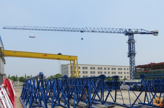 New flat-top CM Series tower cranes from Linden Comansa