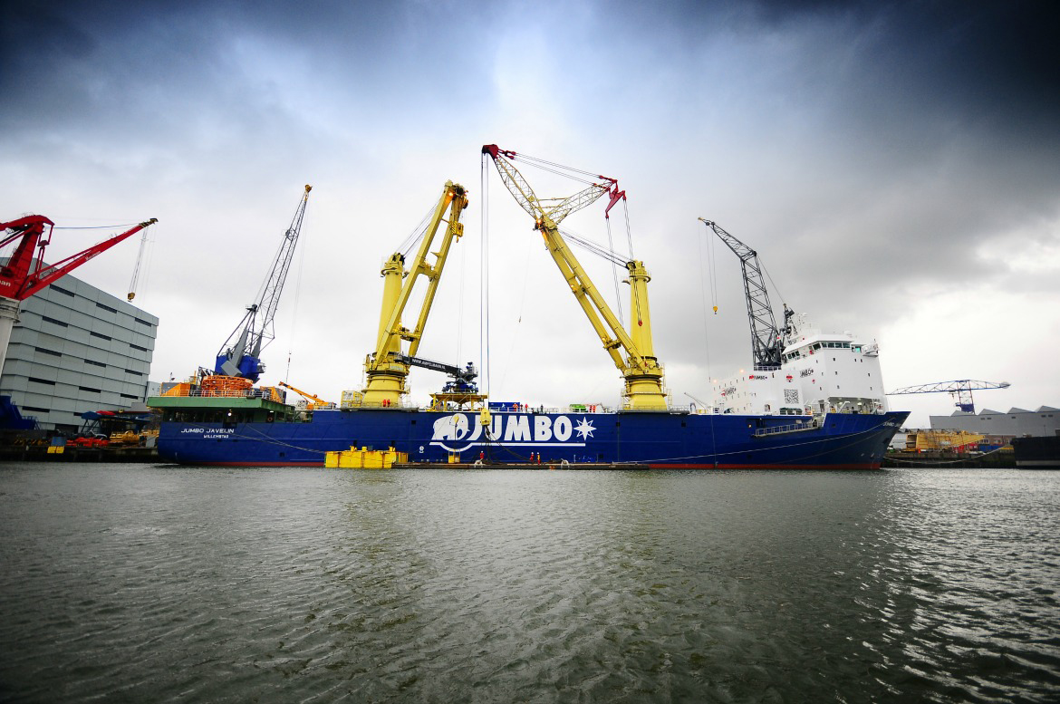 Javelin-Jumbo-Offshore-Vessel-crane.machine.market
