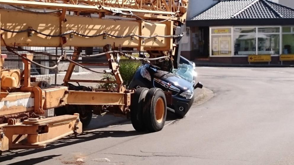 Self erecting tower crane rolls 820 ft and slams into parked car in Germany