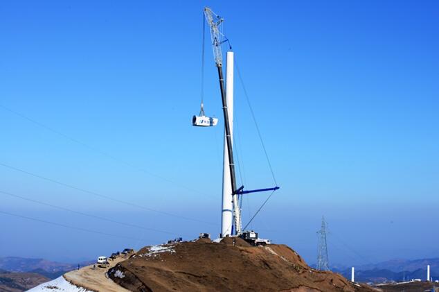 ZOOMLION QAY800 SUCCESSFULLY COMPLETES LIFTING TASK FOR WIND FARM ON YUNNAN-GUIZHOU PLATEAU