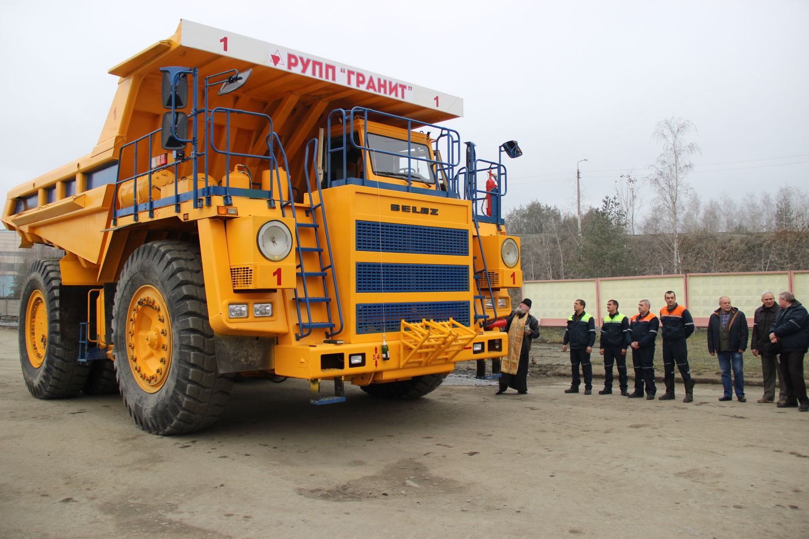 Belaz-75571-mining-dump-truck