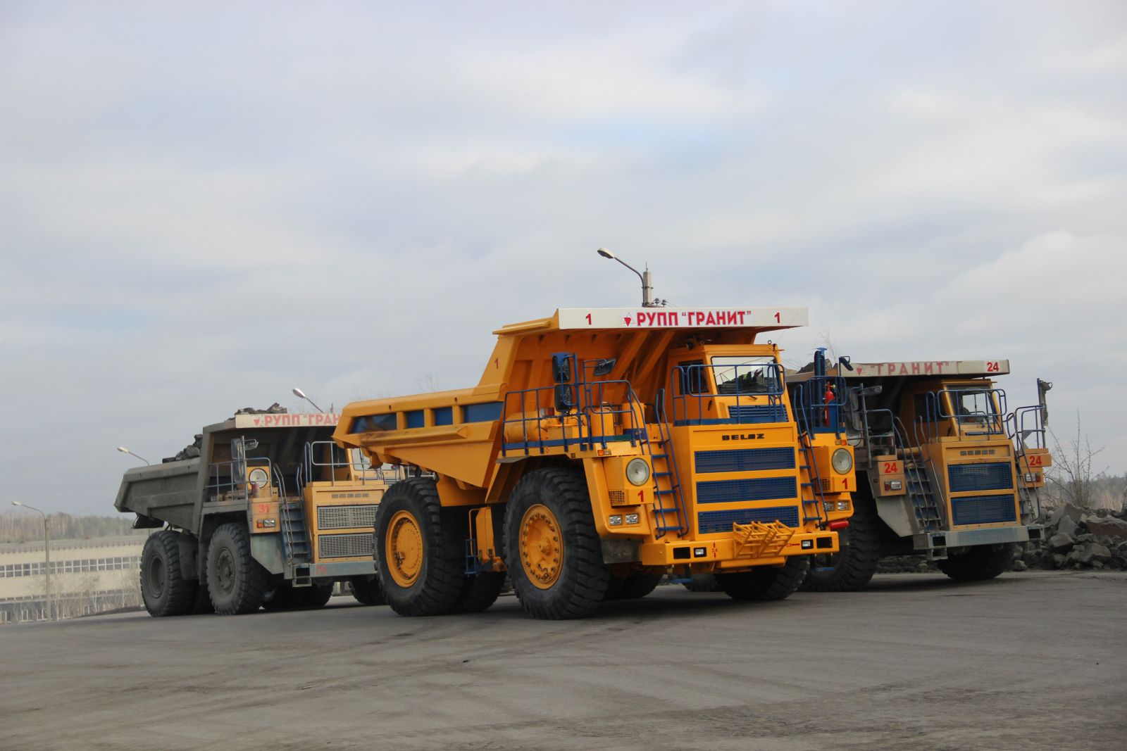 Belaz-75571-mining-dump-truck-2