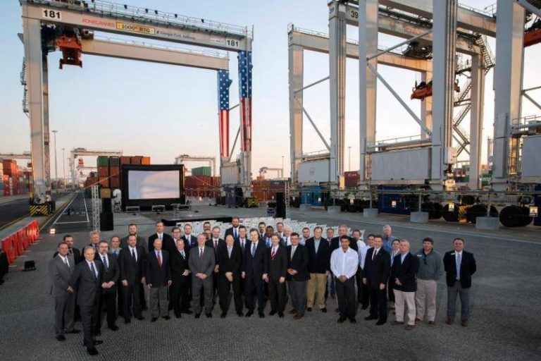 Konecranes and the Ports Authority celebrate Konecranes 1000th Rubber Tired Gantry Crane