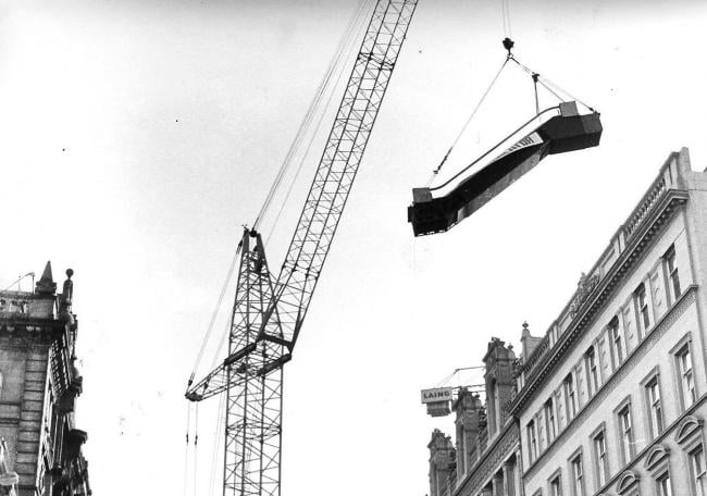 Memories: when a 200 ton crane made an escalator fly in Glasgow, Scotland