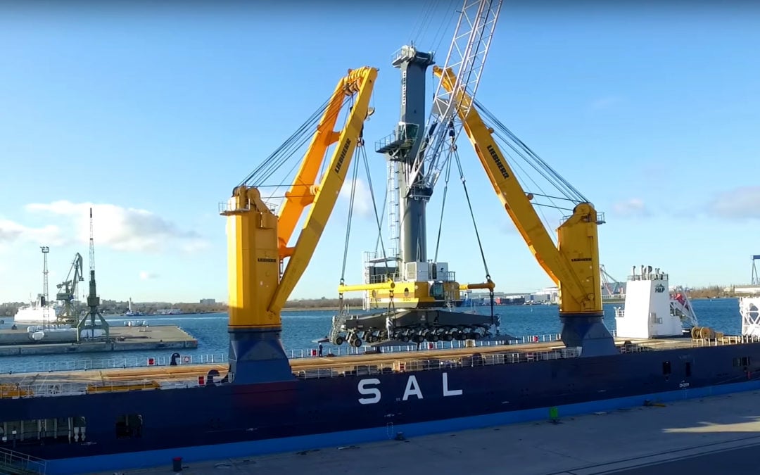Liebherr does it again and makes a great video of Ship Cranes loading Harbour Cranes