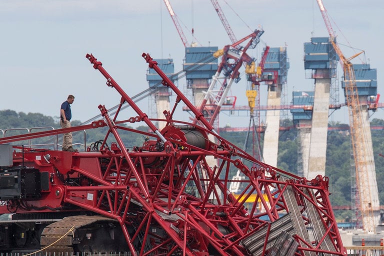 OSHA finds faulty attachments caused the Tappan Zee Manitowoc MLC300 crane collapse