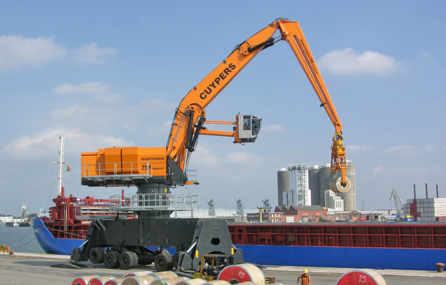 World’s largest material handling crane heading to ABP Port of Garston in Liverpool