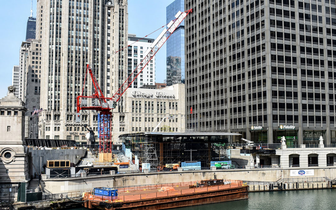 Central Contractors Service erects Potain MR 608 luffing tower crane in Chicago