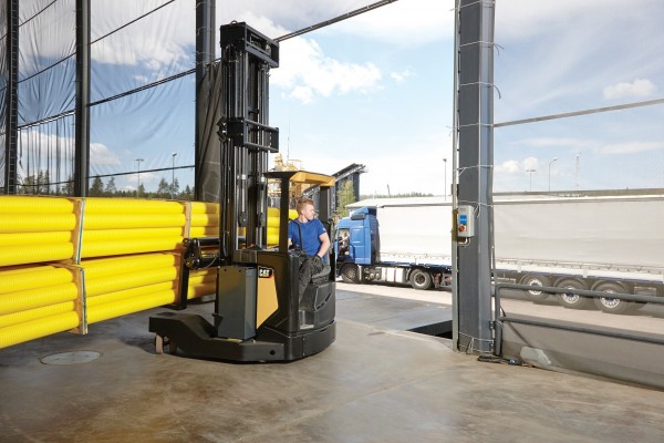 Cat multi-way reach side loaders: the ultimate in versatile motion