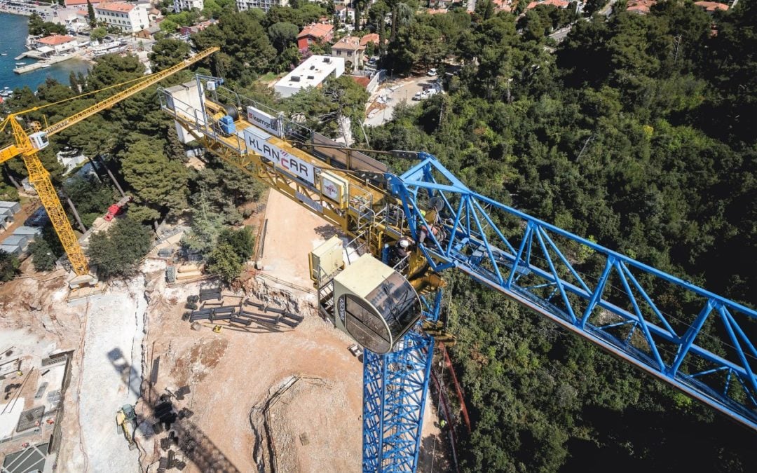 Klančar Cranes erects two Raimondi MRT186s in Rovinj, Croatia