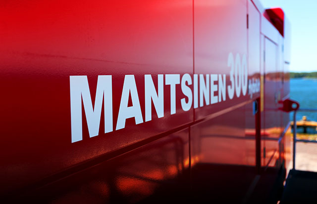 Mantsinen 300 is now the largest hydraulic material handling crane in the world