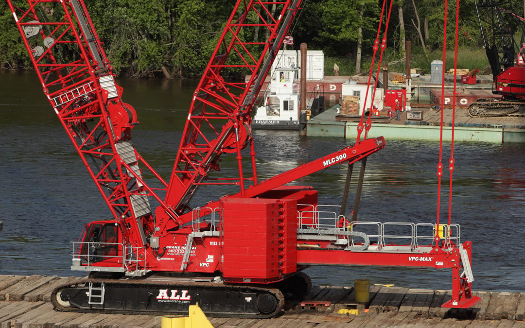 A Manitowoc MLC300 crawler crane enhances stability on Kraemer North America bridge replacement job