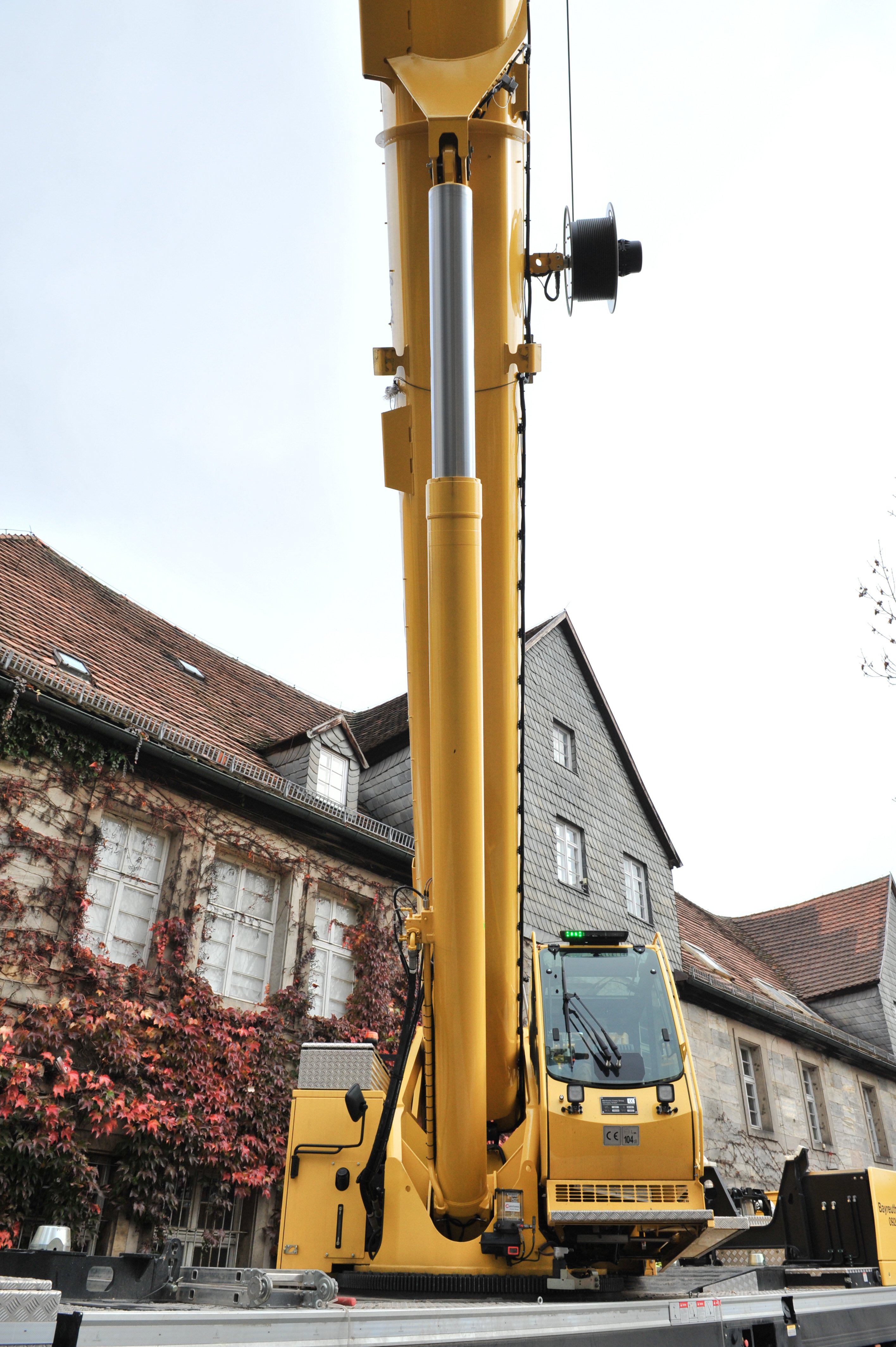 Auto-Klug takes Germany’s first Grove GMK4100L-1 to be equipped with a K-100 synthetic rope