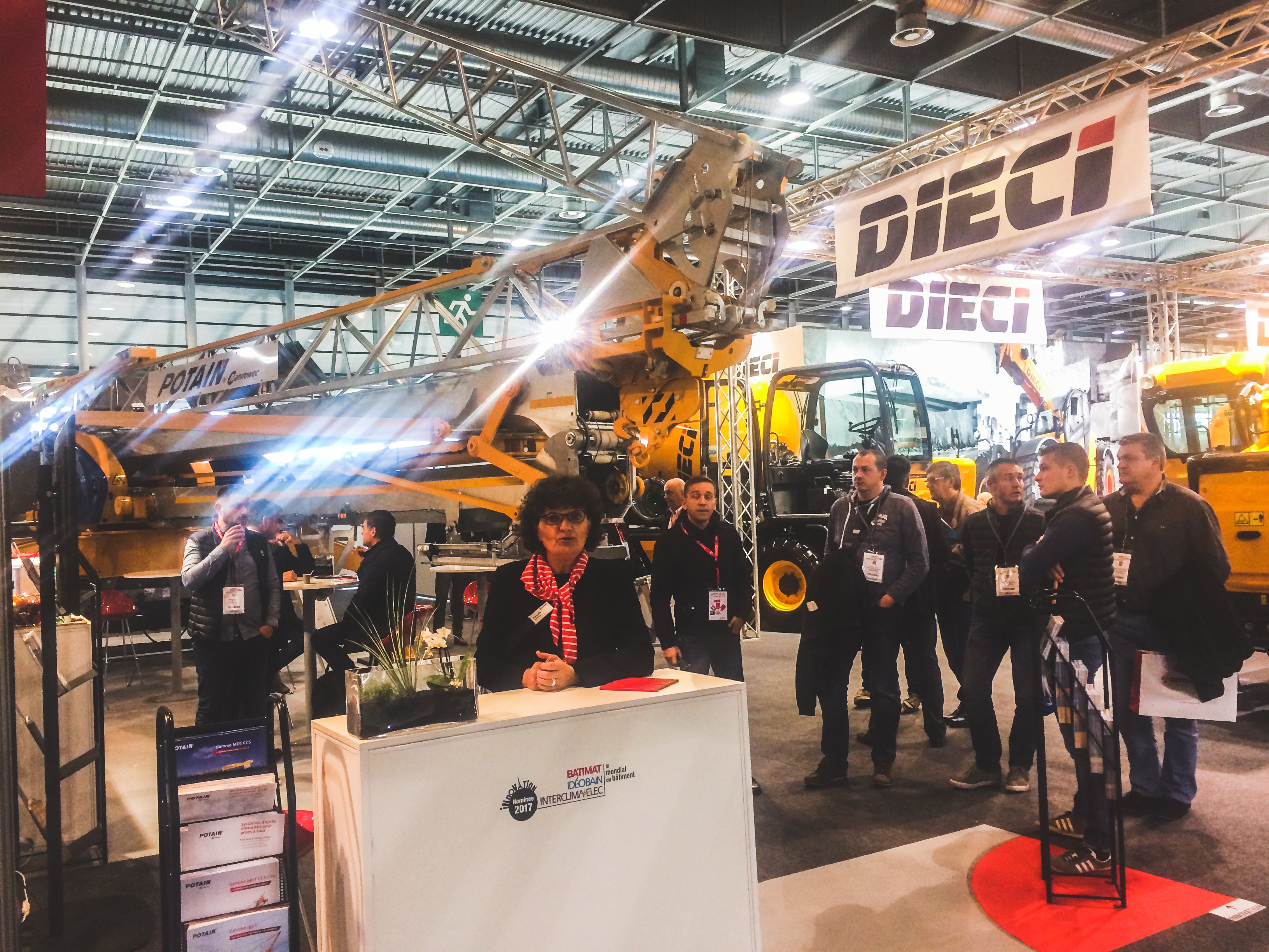 Potain once again showcased the strength of its self-erecting crane range at Batimat 2017. From November 6 – 10, Potain occupied both indoor and outdoor booths at Batimat, displaying two Igo M cranes that are ideal for small contractors and other lifters that require compact, easily transportable lifting solutions.