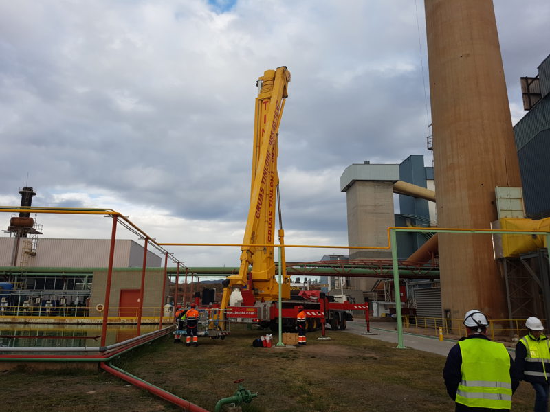 Román Elevation Machinery SL uses Bronto Skylift to clean 95 meter balcony atop a chimney in Spain