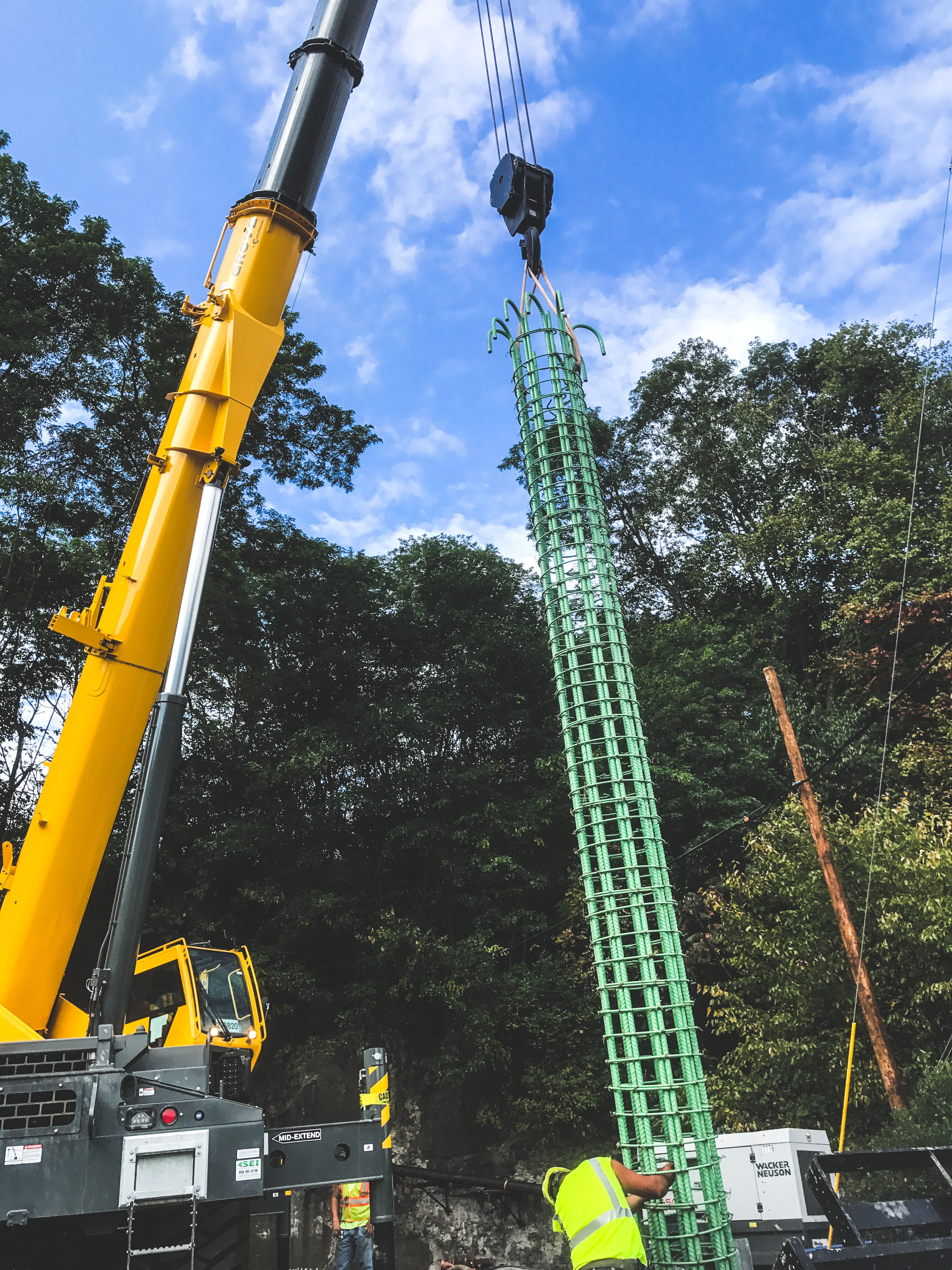 Kriger Construction (Kriger) has been using one of Manitowoc Cranes’ latest rough-terrain models, the Grove GRT8100, for more than six months in its bridge-building operations. The Scranton, Pennsylvania-based company has found the new, 100 USt crane to be a beneficial addition to its fleet, thanks to the competitive capacity, build quality and smooth operation that the GRT8100 offers.