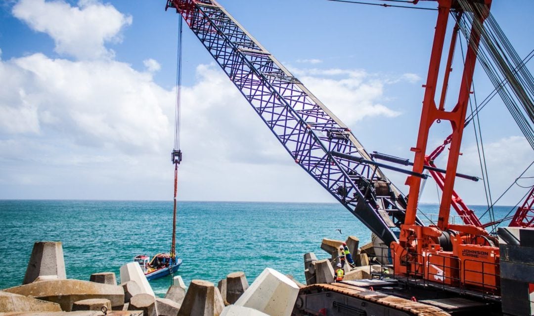 Johnson Crane Hire Kobelco CKE4000 crawler crane helps Cape breakwater project gets a much needed lift