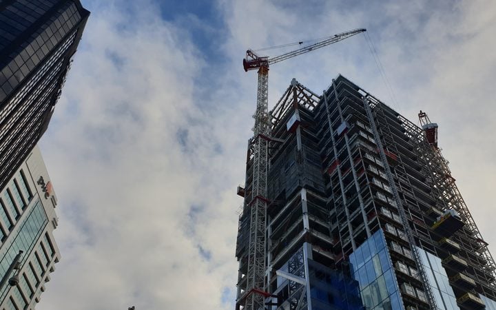 Crane operator shortage slows building boom in New Zealand