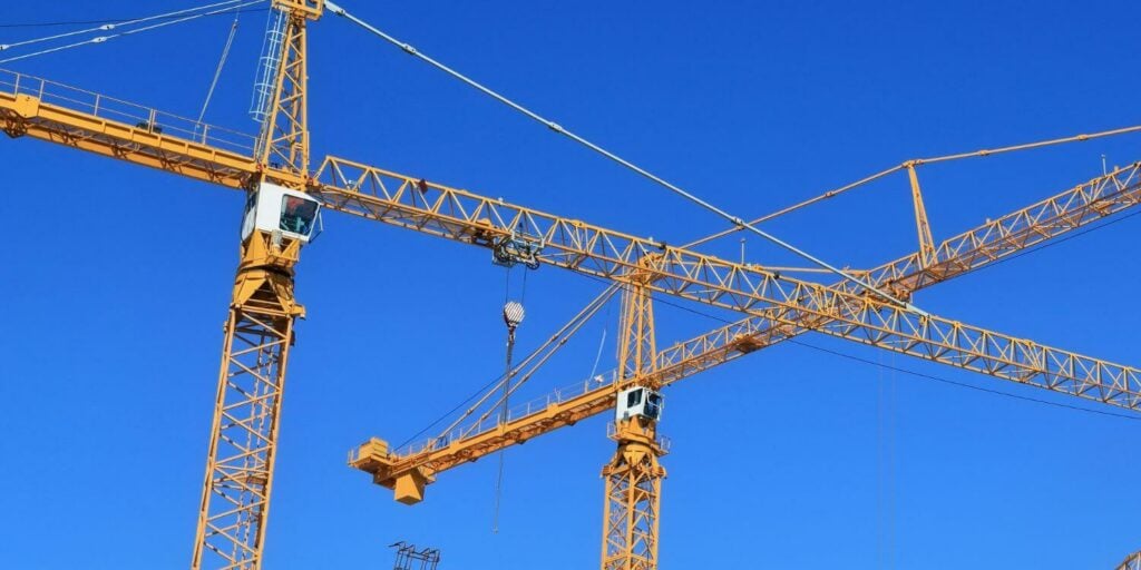 DIFFERENT CRANE STYLES AND THEIR APPLICATIONS